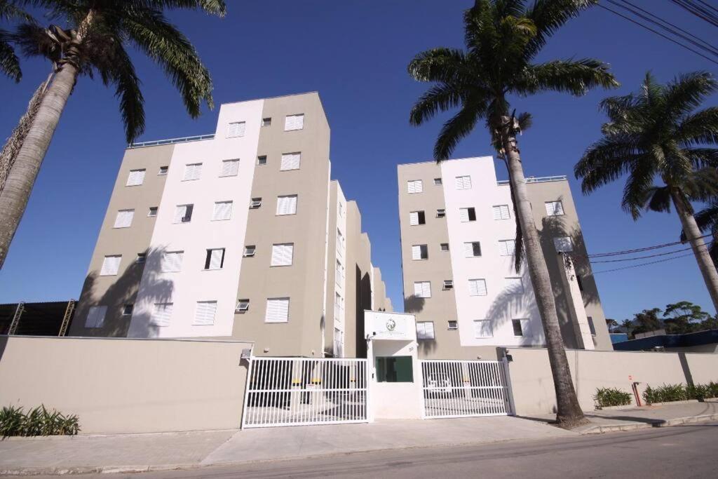 Apartamento Ubatuba - Ar Condicionado, Estacionamento, Elevador, Portaria 24H - Wifi Gratis! - Jardim Das Palmeiras 外观 照片